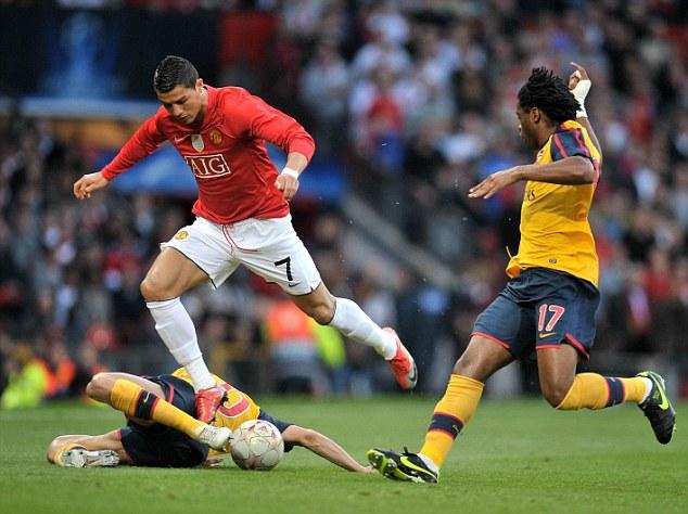 通过社交媒 通过社交媒