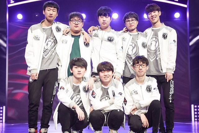 表现出强烈 表现出强烈